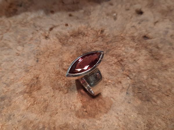 Ring aus 925/- Silber mit Rubelith | Goldschmiede Hornung Groen