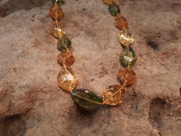 Bernsteinkette aus verschiedenen Bernsteinen | Goldschmiede Hornung Groen