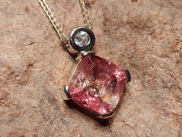 Collier mit Brillantbesatz und Aquamarin | Goldschmiede Hornung Groen